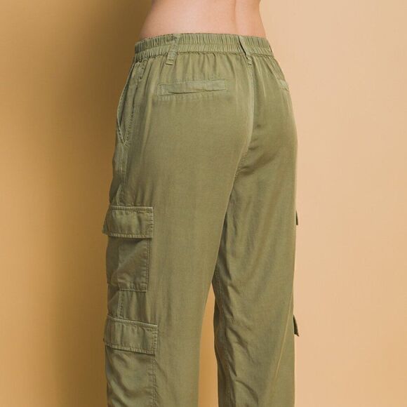 Full-length tencel pants with light olive cargo pockets - Picture 2 of 6